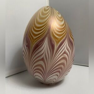 Pulled Feather‎ Iridescent Large Art Glass Egg